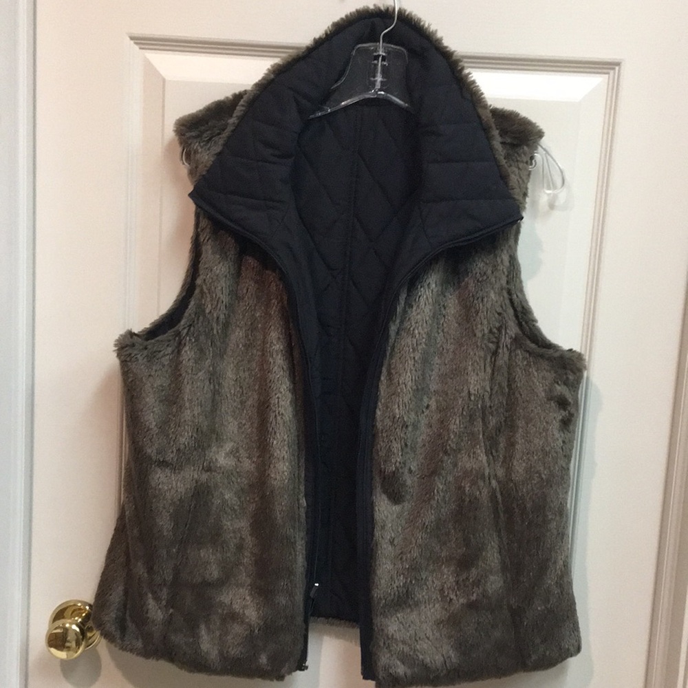 2 in 1 Reversible Faux Fur/Quilted Vest - LIKE NEW!